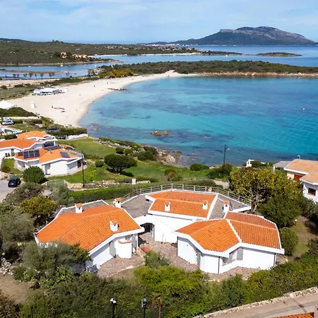 Elena Fronte Mare Bados- Pittulongu- Golfo Aranci Vakantiehuis